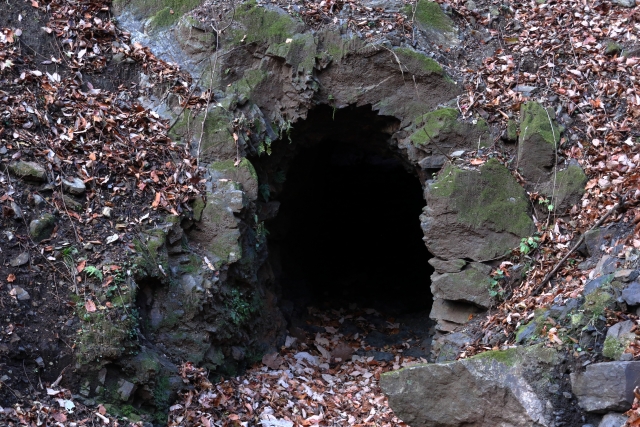 パラレルワールドの洞窟